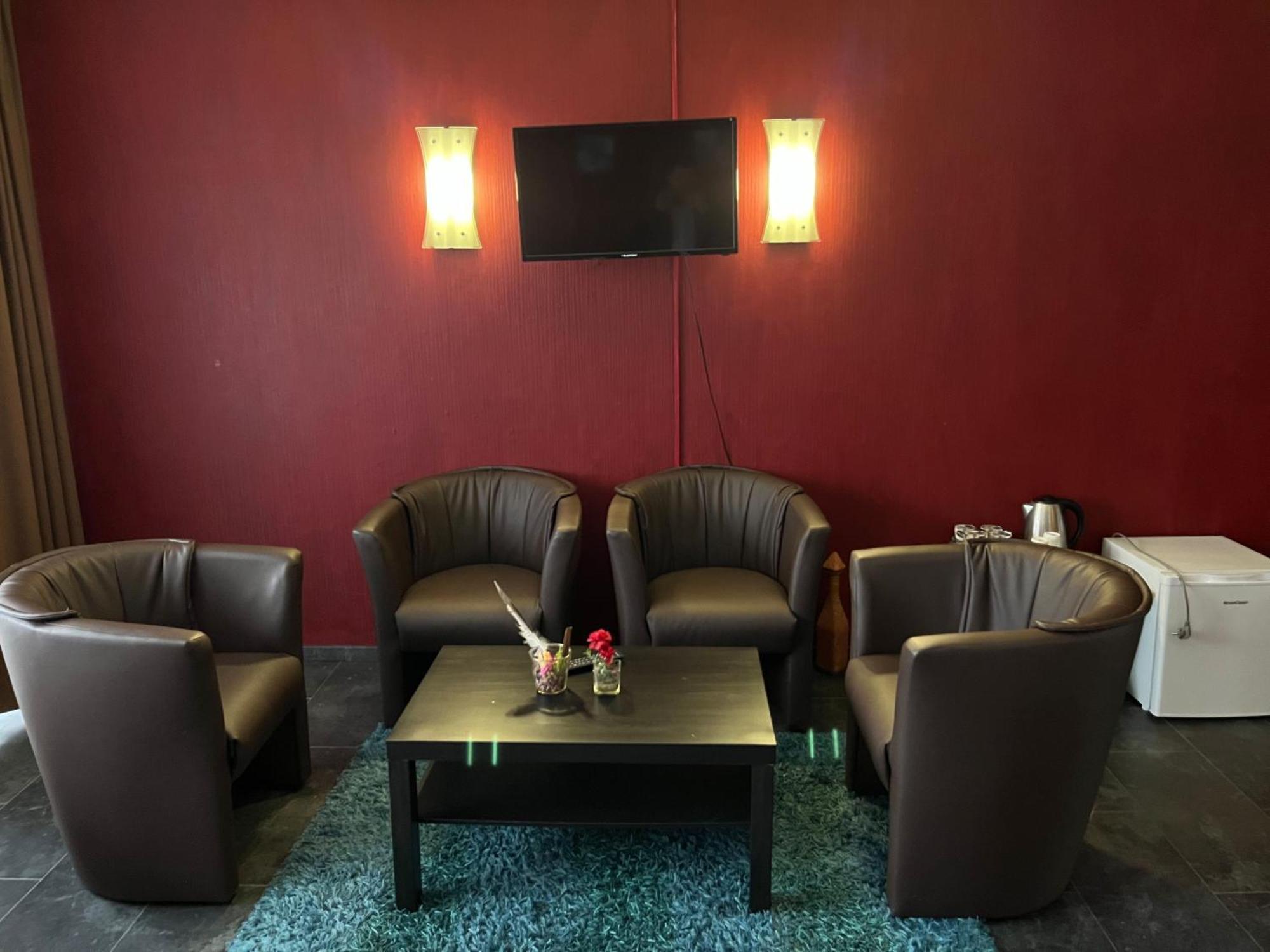 Hotel Filoxenia ブットヤーディンゲン エクステリア 写真